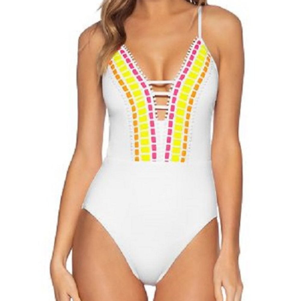 NWT! Becca White French Trellis One Piece Swimsuit